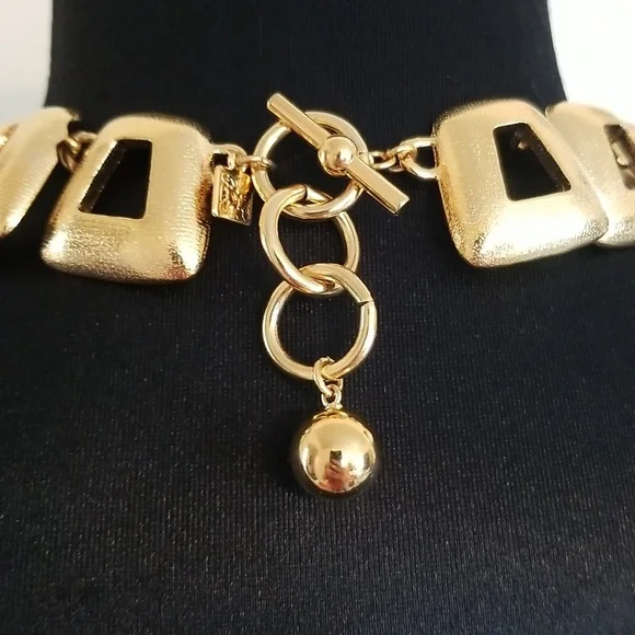 Gorgeous Anne Klein Statement Necklace - Picture 6 of 8